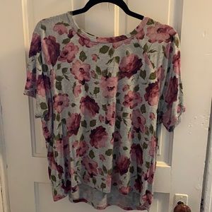 American Eagle Pink floral tee